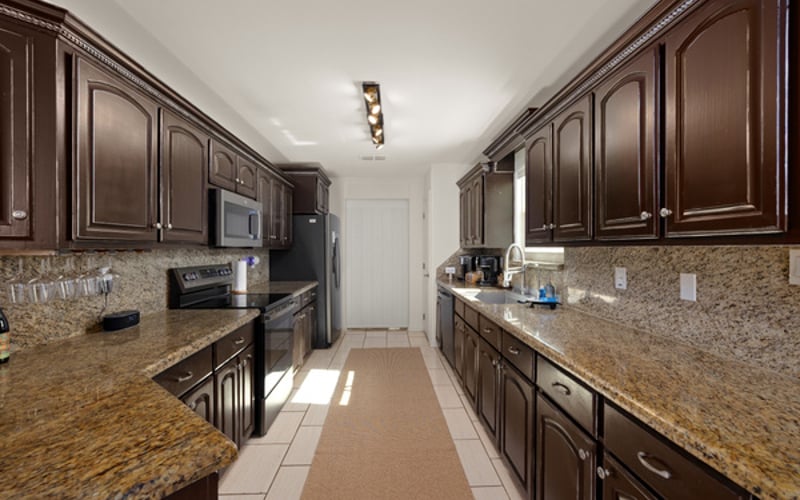 Fully stocked kitchen/ downstairs